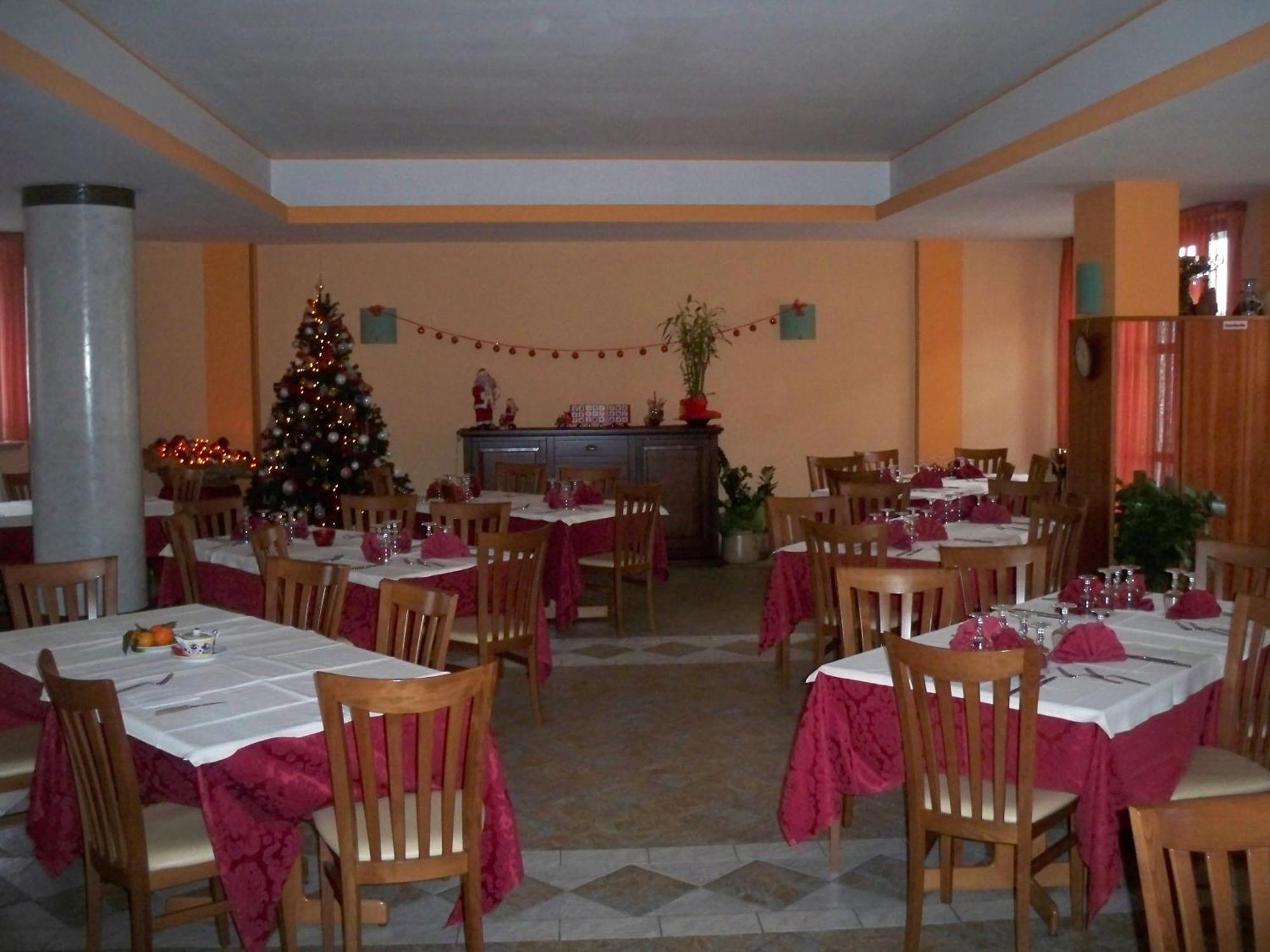 Albergo Corradetti Кастель-ди-Сангро Экстерьер фото